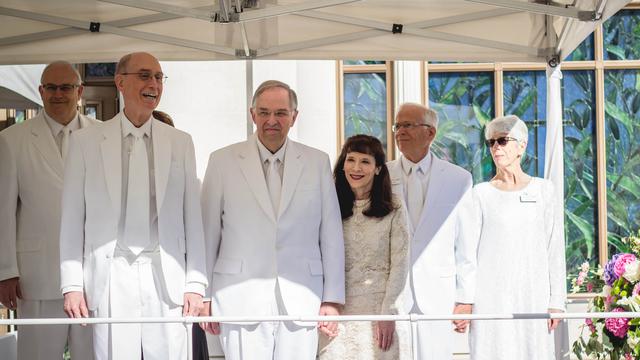 Bild från Paristemplets invigning 2016
