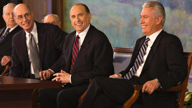 Nyhetskonferens i februari 2008 där det nya första presidentskapet - president Monson, president Eyring och president Uchtdorf - tillkännages.